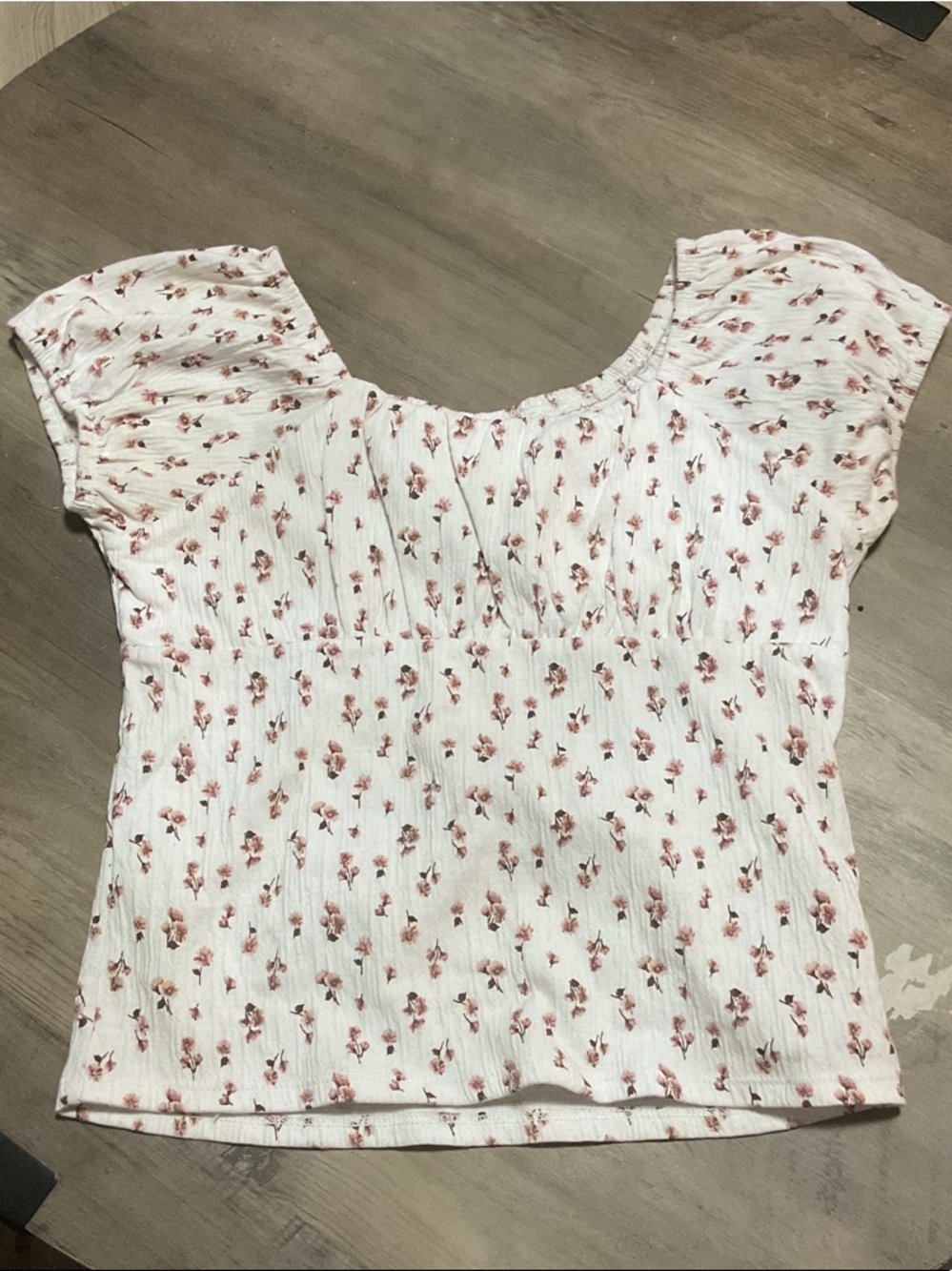 Floral Scoop Neck Short Sleeve Blouse in White with Pink Flower Print